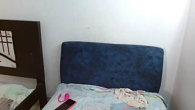 Snapshot of Allyson_Mature chatting on October 18, 9:32 am Allyson Mature online show from October 18, 9:32 am