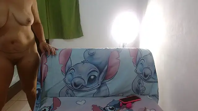 Snapshot of Allyson_Mature chatting on November 4, 10:14 am Allyson Mature online show from November 4, 10:14 am