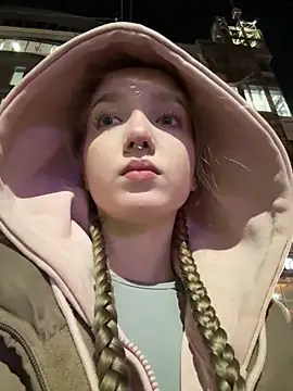 Snapshot of bambi_lu chatting on October 21, 4:30 pm bambi lu online show from October 21, 4:30 pm