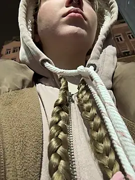 Snapshot of bambi_lu chatting on November 1, 4:31 pm bambi lu online show from November 1, 4:31 pm