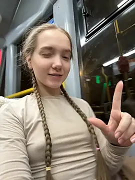 Snapshot of bambi_lu chatting on November 19, 5:35 pm bambi lu online show from November 19, 5:35 pm