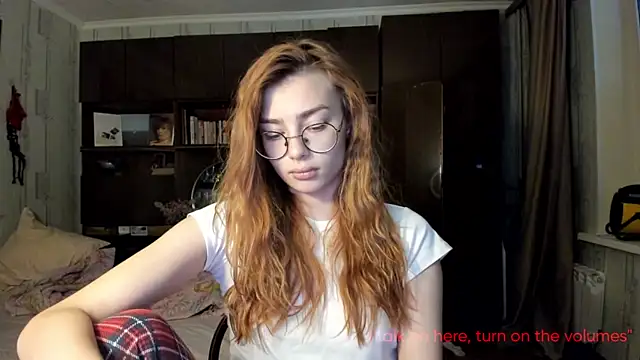 Snapshot of AngelaSwan chatting on October 13, 3:12 pm AngelaSwan online show from October 13, 3:12 pm