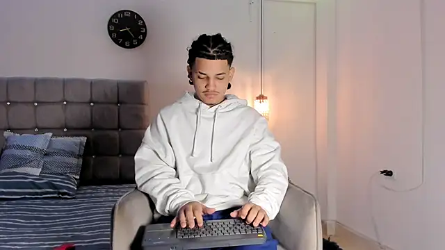 samxx muscle online show from January 8, 1:24 pm