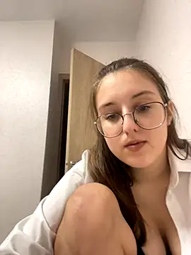 Snapshot of Vviikkssiikk chatting on September 29, 3:39 pm Vviikkssiikk online show from September 29, 3:39 pm