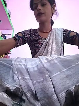 Eshna Dabral online show from October 9, 1:25 am