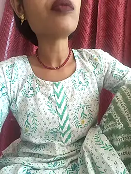 Eshna Dabral online show from October 16, 7:42 am