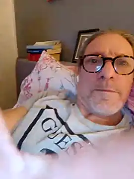 Snapshot of Deddyitalia3p chatting on November 29, 8:34 pm Deddyitalia3p online show from November 29, 8:34 pm