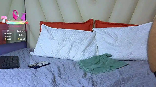 Hotboy21  online show from October 31, 3:46 pm