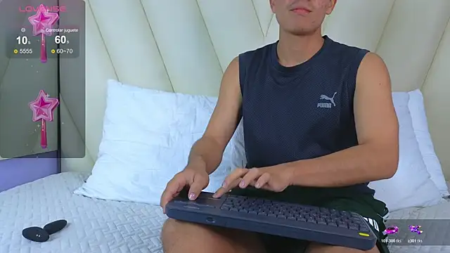 Hotboy21  online show from November 13, 3:49 am