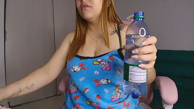 lovehotpink online show from January 11, 3:22 am