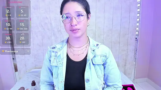 Snapshot of Elaine87_ chatting on October 27, 9:08 pm Elaine87 online show from October 27, 9:08 pm