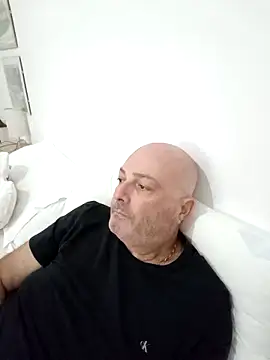 Snapshot of Alexis_Bull chatting on October 9, 9:18 am Alexis Bull online show from October 9, 9:18 am