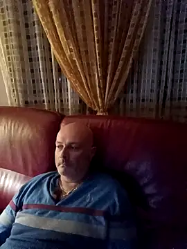 Snapshot of Alexis_Bull chatting on October 9, 9:35 pm Alexis Bull online show from October 9, 9:35 pm