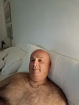 Snapshot of Alexis_Bull chatting on October 13, 12:43 am Alexis Bull online show from October 13, 12:43 am