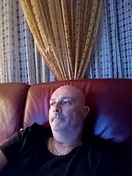 Snapshot of Alexis_Bull chatting on October 15, 10:21 pm Alexis Bull online show from October 15, 10:21 pm