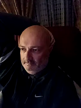 Snapshot of Alexis_Bull chatting on October 18, 10:21 pm Alexis Bull online show from October 18, 10:21 pm