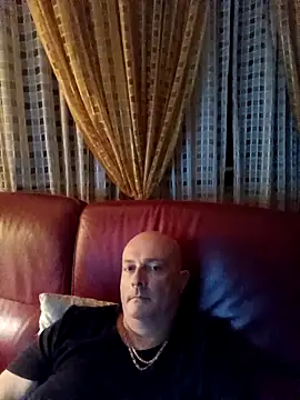 Snapshot of Alexis_Bull chatting on October 26, 11:09 pm Alexis Bull online show from October 26, 11:09 pm