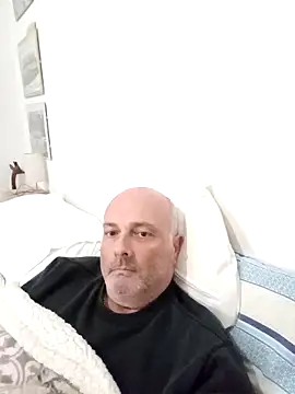 Snapshot of Alexis_Bull chatting on November 28, 6:10 pm Alexis Bull online show from November 28, 6:10 pm