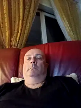 Snapshot of Alexis_Bull chatting on December 1, 10:59 pm Alexis Bull online show from December 1, 10:59 pm