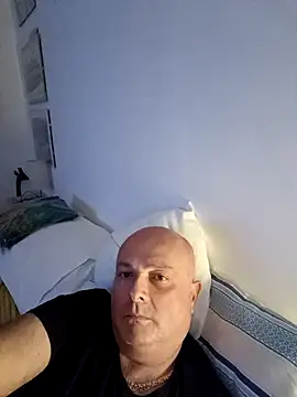 Snapshot of Alexis_Bull chatting on December 15, 12:37 am Alexis Bull online show from December 15, 12:37 am