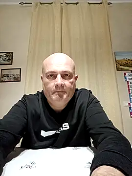 Snapshot of Alexis_Bull chatting on December 21, 10:39 pm Alexis Bull online show from December 21, 10:39 pm