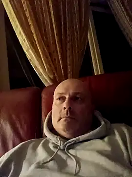 Snapshot of Alexis_Bull chatting on January 14, 11:42 pm Alexis Bull online show from January 14, 11:42 pm