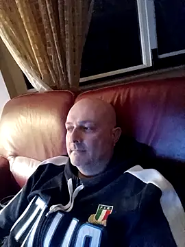 Snapshot of Alexis_Bull chatting on February 17, 10:49 pm Alexis Bull online show from February 17, 10:49 pm