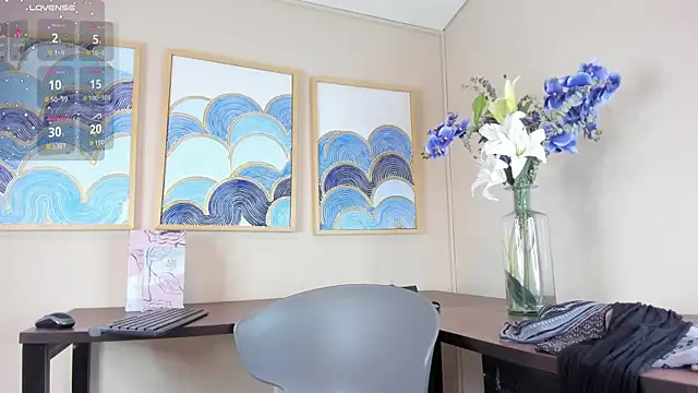 Snapshot of andrea_xoe_ chatting on November 18, 5:06 pm andrea xoe online show from November 18, 5:06 pm