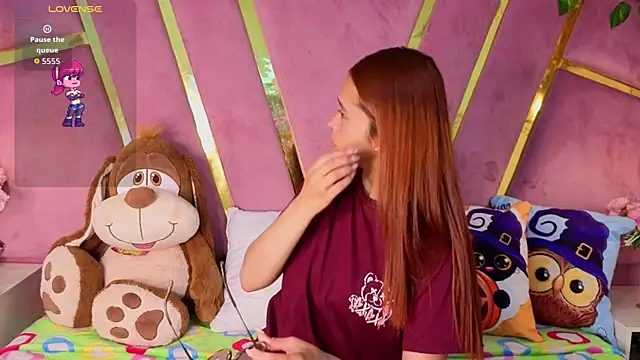 Snapshot of MilleyJones chatting on October 11, 7:34 pm MilleyJones online show from October 11, 7:34 pm