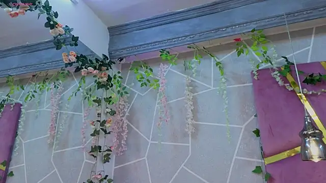 Snapshot of MilleyJones chatting on November 5, 7:47 pm MilleyJones online show from November 5, 7:47 pm