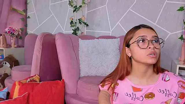 Snapshot of MilleyJones chatting on November 17, 8:58 pm MilleyJones online show from November 17, 8:58 pm