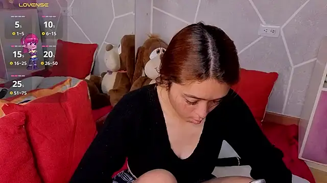 Snapshot of MilleyJones chatting on November 19, 8:20 pm MilleyJones online show from November 19, 8:20 pm