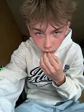 Snapshot of colar55x chatting on March 22, 4:04 pm colar55x online show from March 22, 4:04 pm