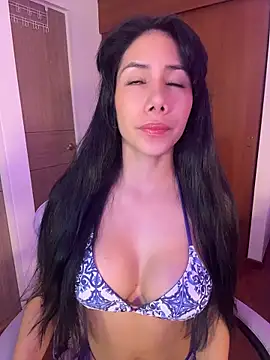 ArianaReynoldss online show from May 31, 10:11 am