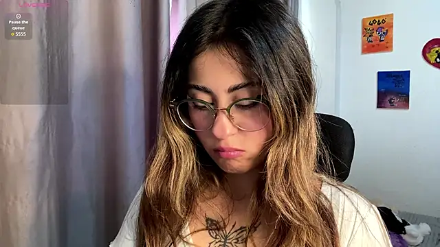 emma  bell  online show from October 8, 9:12 pm