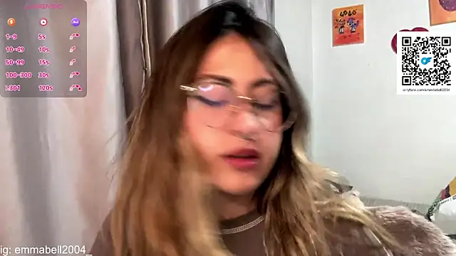 Snapshot of emma__bell_ chatting on February 8, 11:30 pm emma bell online show from February 8, 11:30 pm