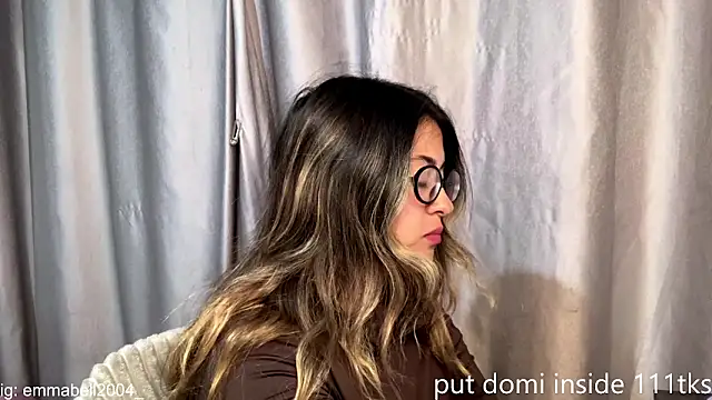 Snapshot of emma__bell_ chatting on March 28, 2:00 am emma bell online show from March 28, 2:00 am