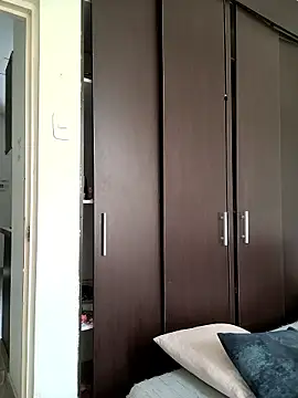 Snapshot of Yuli_Mars chatting on March 28, 2:27 pm Yuli Mars online show from March 28, 2:27 pm