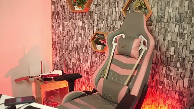 bonniie 98  online show from February 4, 7:42 pm