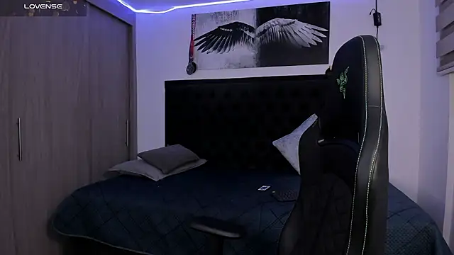 santi aesthetic online show from February 14, 12:51 am