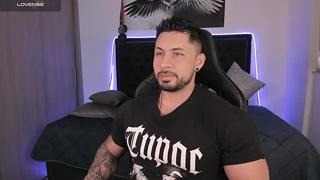 santi aesthetic online show from April 23, 3:30 am