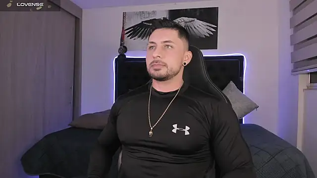 Snapshot of santi_aesthetic chatting on May 7, 3:01 am santi aesthetic online show from May 7, 3:01 am