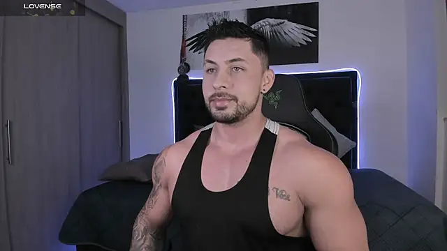 Snapshot of santi_aesthetic chatting on May 11, 3:34 am santi aesthetic online show from May 11, 3:34 am