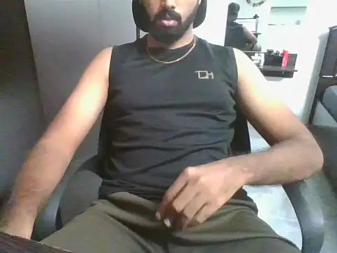 Snapshot of lovelyakash69 chatting on June 2, 5:20 am lovelyakash69 online show from June 2, 5:20 am