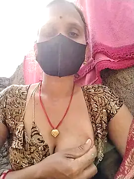 Snapshot of Soniy-Maax chatting on February 12, 8:09 am Soniy-Maax online show from February 12, 8:09 am