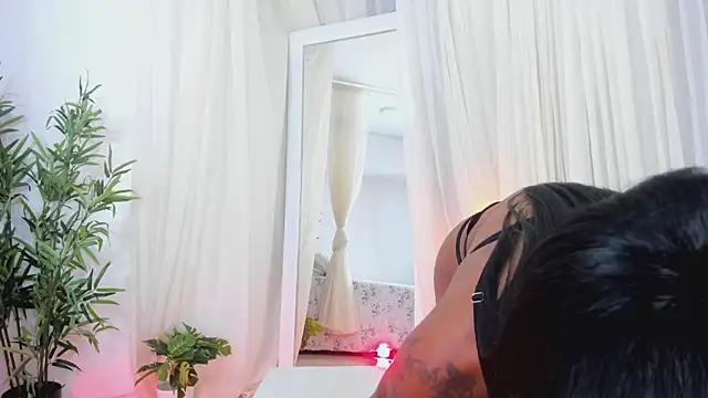 MelanieMiller  online show from September 12, 6:35 am