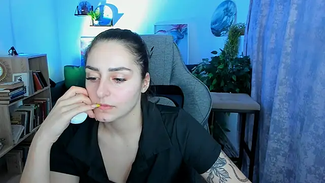 Snapshot of ValeriiMills chatting on February 19, 3:08 pm ValeriiMills online show from February 19, 3:08 pm