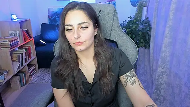 Snapshot of ValeriiMills chatting on February 24, 9:46 pm ValeriiMills online show from February 24, 9:46 pm