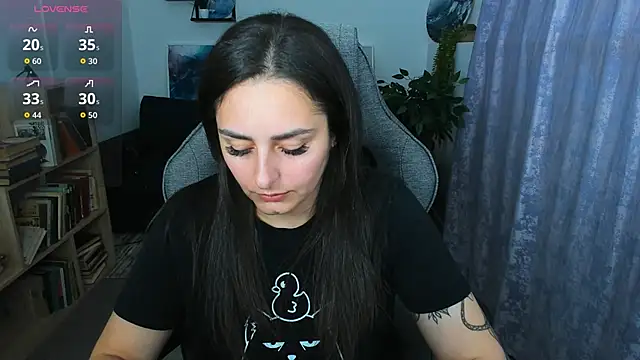 Snapshot of ValeriiMills chatting on May 19, 10:27 pm ValeriiMills online show from May 19, 10:27 pm