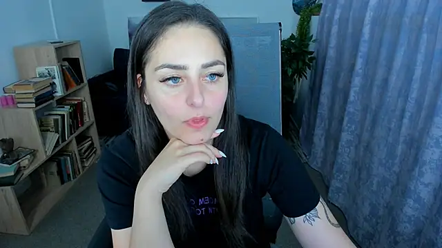 Snapshot of ValeriiMills chatting on June 1, 9:38 pm ValeriiMills online show from June 1, 9:38 pm